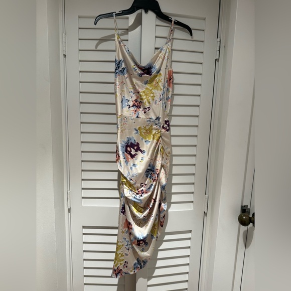 Floral Ruched Midi Dress - Picture 3 of 4